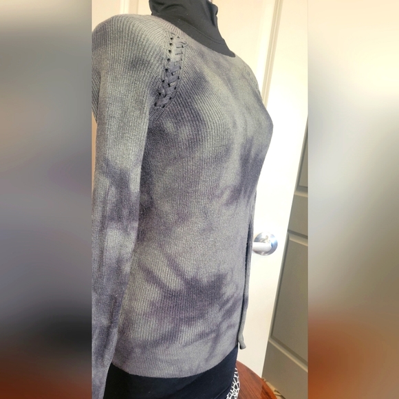 American Eagle AEO olive green sweater braid accent - Picture 3 of 8